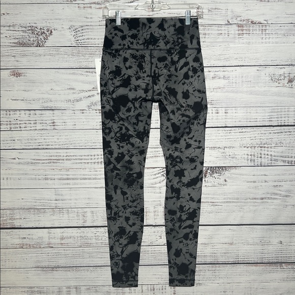 Lululemon Lab Hi-Rise Wunder Under Black and Gray Floral Leggings Size 8 NWT - Picture 7 of 12
